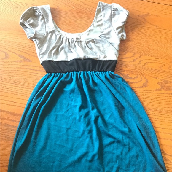 Dress - Picture 1 of 4